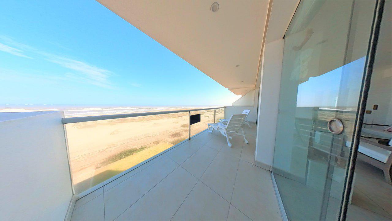 VENTA DE HERMOSO DÚPLEX FRENTE AL MAR, PIMENTEL